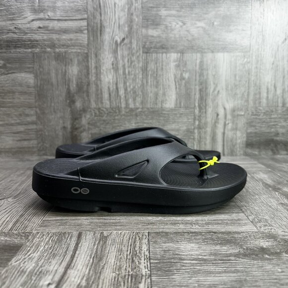 OOFOS OOlala Luxe Women's size 7/EURO 38 Triple Black Thong Comfort Sandals - Picture 1 of 8